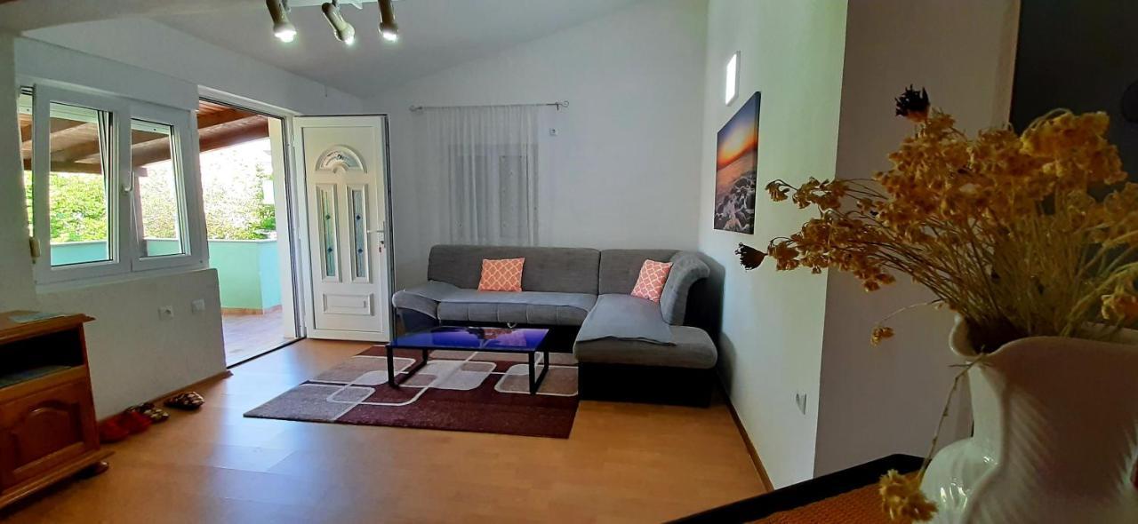 Ema & Sea Apartment'S Pula Luaran gambar